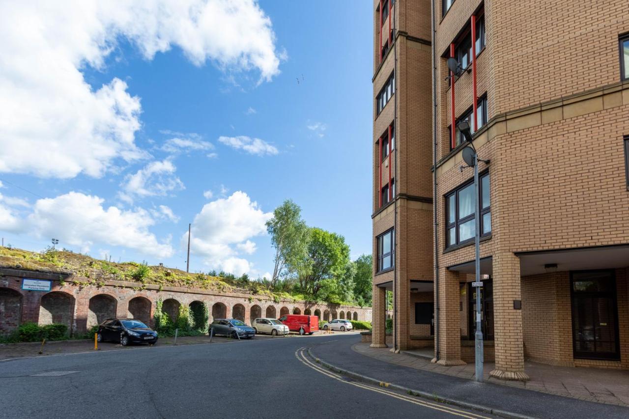 Stunning 1 Bed Merchant City Apartment With Parking Glasgow Buitenkant foto